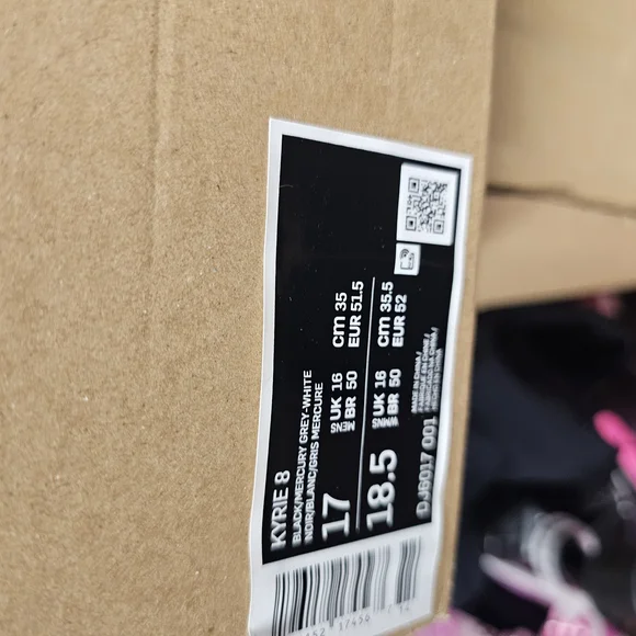 Nike Kyrie 8 Basketball Shoes - Picture 5 of 6